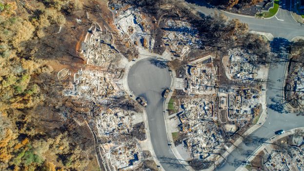 330 000 evacuated the wildfire crisis en