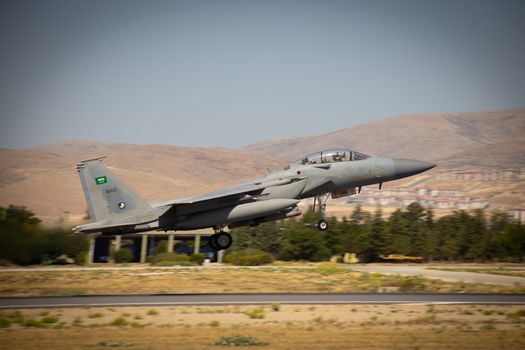us and saudi forces hit back new strikes