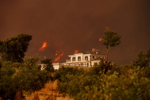 200 evacuated as fierce wildfire threate