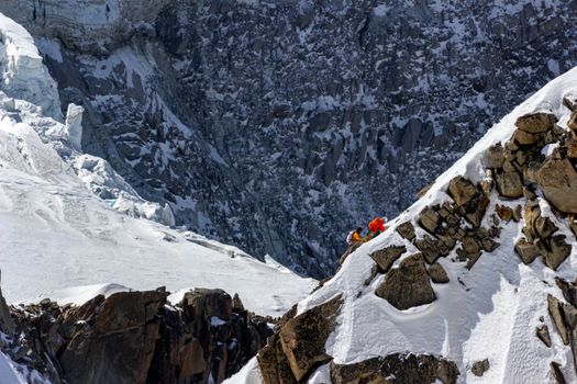 7 climbers missing in pakistan avalanche