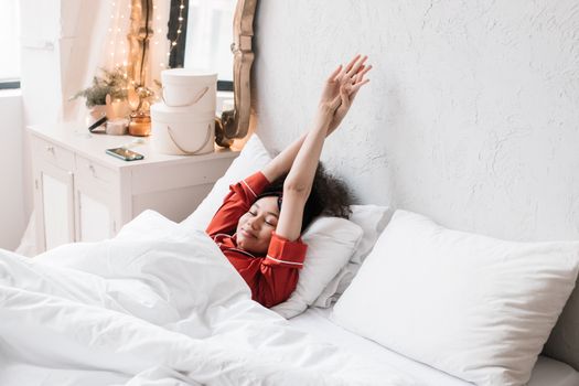 Awaken Energized: How to Wake Up at 5am and Feel Good