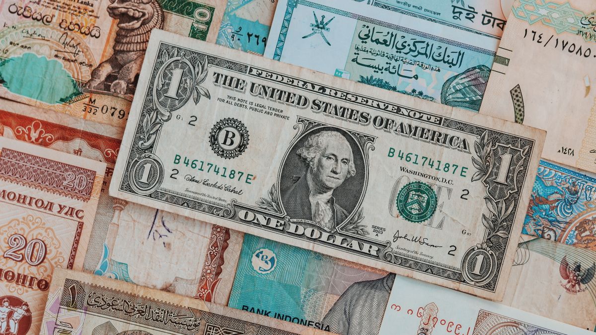 inside the world 8217 s currency printer