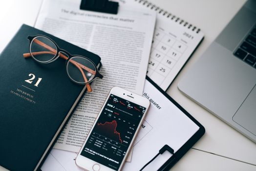 Roth IRA vs Traditional IRA: Which Retirement Account Suits You?