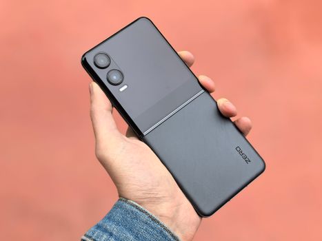why foldable phones are falling flat and